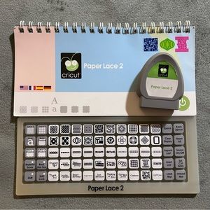 Cricut PAPER LACE 2 shapes